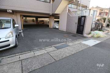 駐車場の出入口