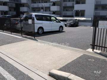 敷地内駐車場(屋外平面式)