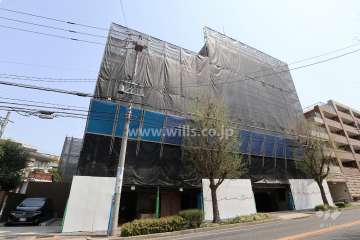 ジェネラスマンション本郷の外観（西側から）　※平成31年4月時点で大規模修繕工事中