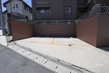 敷地内駐車場（屋外平面式）