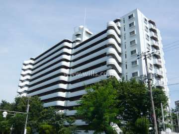 千里ロイヤルマンションの外観（北西側から）