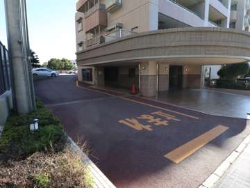 駐車場出入り口