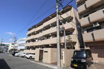 上社南パークマンションの外観（南側から）