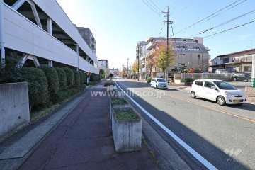 敷地北側の前面道路