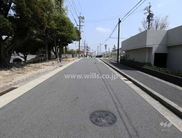敷地北側の前面道路