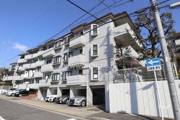 上社パークマンションB棟の外観（南西側から）