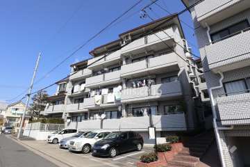 上社パークマンションC棟の外観（南西側から）