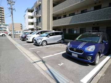 屋外平面式駐車場