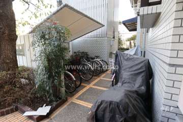駐輪場とバイク置場