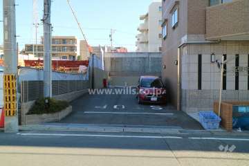 駐車場出入り口