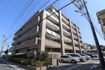 サンマンションアトレ名東中央の外観（西側から）