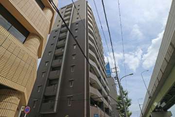 フレストアルファ本郷の外観（南西側から）