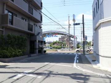 敷地東側の前面道路