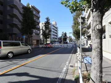 敷地北側前面道路