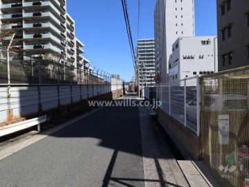 敷地北側前面道路