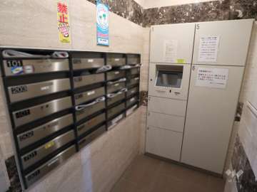 宅配ボックスと共用ポスト