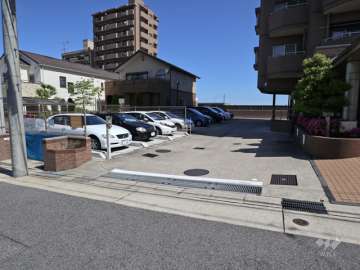 駐車場出入り口