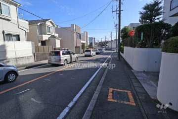 敷地東側の前面道路