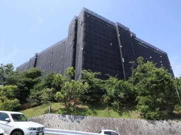 西一社第二団地102号棟の外観(南側から)