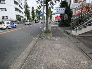 敷地北側の前面道路