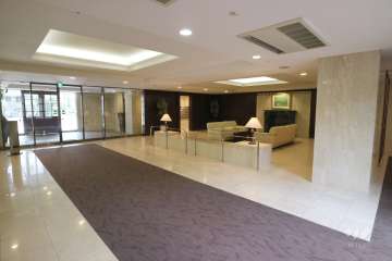 エントランスホール