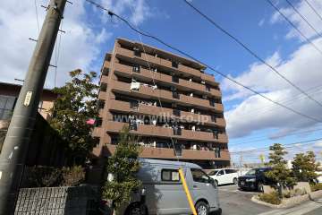 グリーンコーポ平和ヶ丘の外観（南西側から）