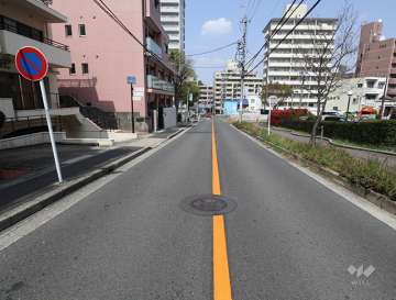 敷地東側の前面道路