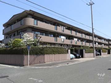 ライオンズヴィアーレ高針台弐番館の外観(南西側から)