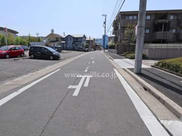 敷地北東側の前面道路
