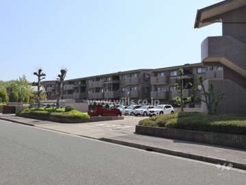 ライオンズヴィアーレ高針台壱番館の外観(北西側から)