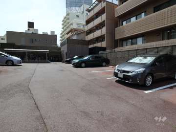 屋外平面式駐車場