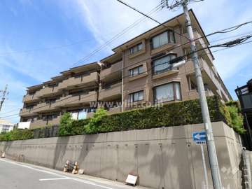 ライオンズヒルズ貴船の外観（南西側から）