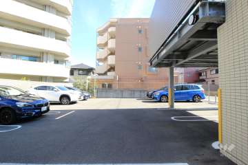 敷地内駐車場（屋外平面式）