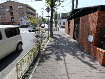 敷地東側の前面道路