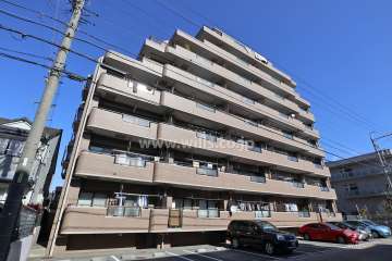 ライオンズマンション引山の外観（南西側から）