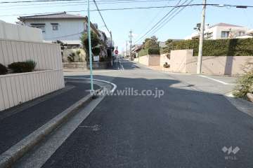 敷地北側の前面道路(東側から)