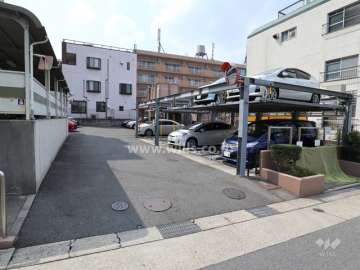 駐車場の出入口
