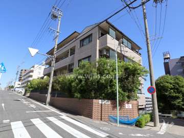 グローリアルヒルズ名東神丘町の外観(南東側から)