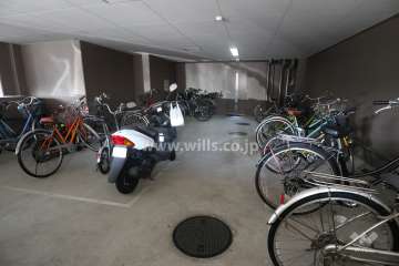 駐輪場とバイク置場