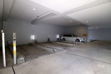 敷地内駐車場（屋内機械式）