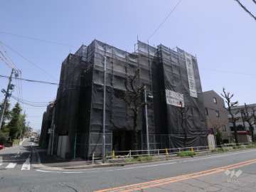 ユニーブル星ヶ丘イーストの外観（北西側から）※平成30年4月16日現在大規模修繕工事中