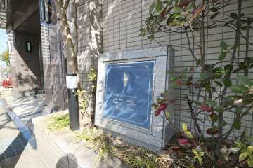 エントランスにある銘板
