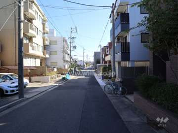 敷地北側の前面道路