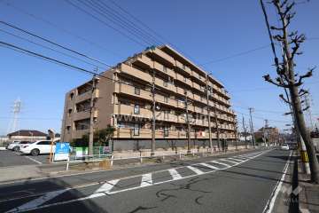 メイツよもぎヶ丘西館の外観(南西側から)