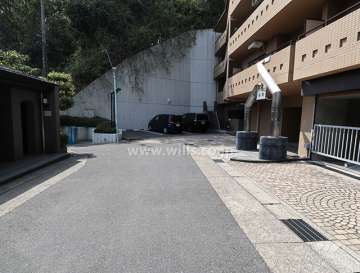 敷地南側の前面道路