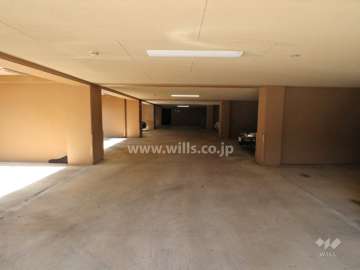 屋内平面駐車場