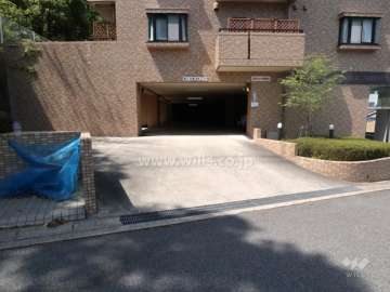 駐車場の出入口