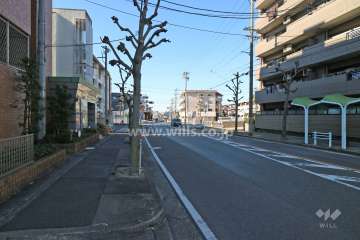 敷地北側の前面道路
