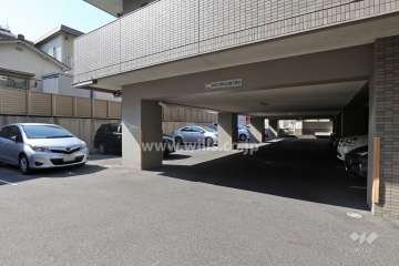 敷地内駐車場（屋外平面式）