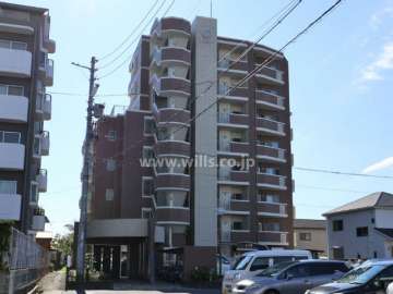 ファミリアーレ名東引山の外観（北側から）